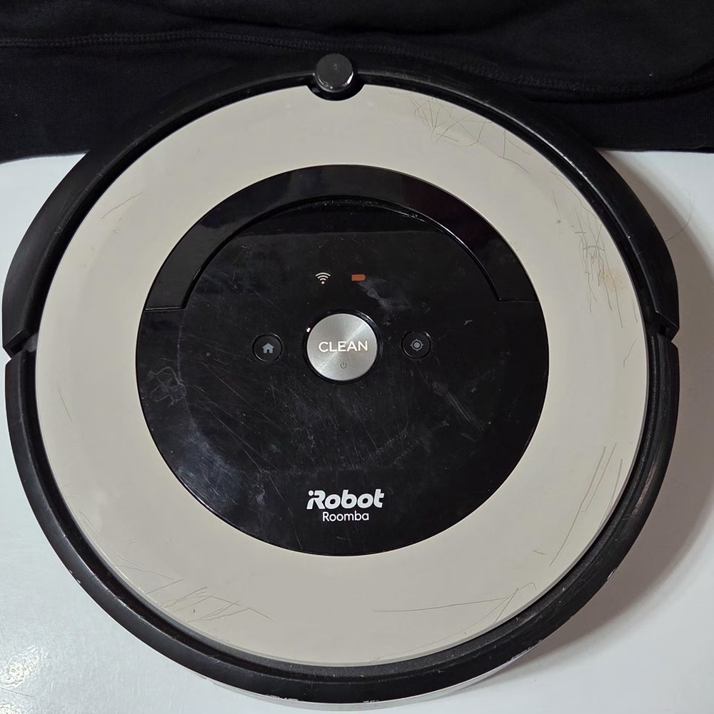 iRobot Roomba e5 (Black) - Robotic Vacuum Cleaners (x4) - Good Condition